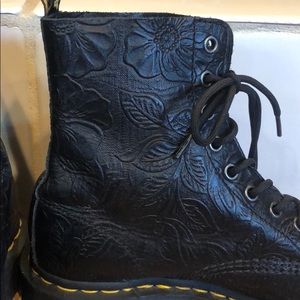 Dr. Marten 1460 Pascal Emboss